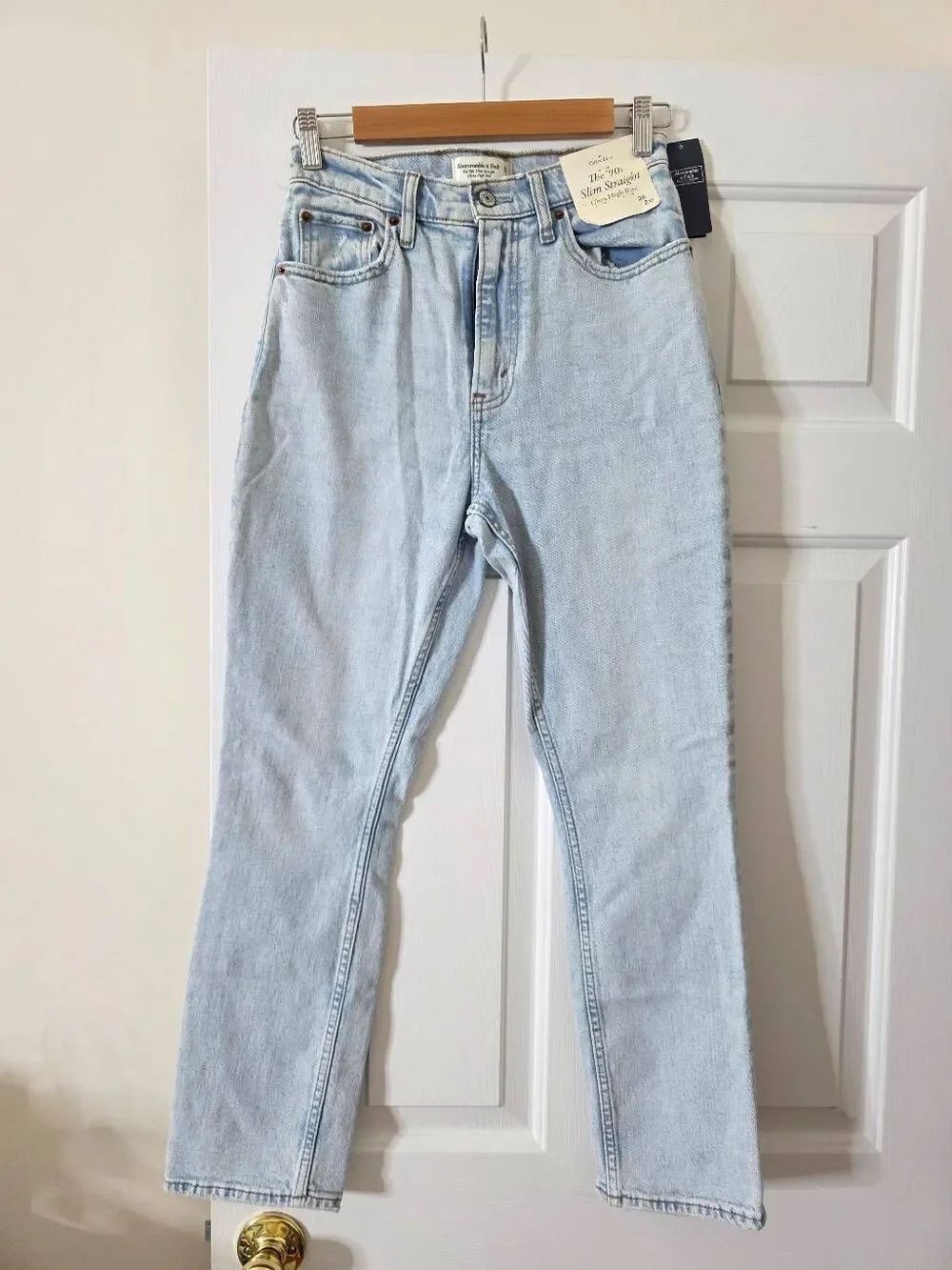 NWT Abercrombie and fitch the 90's Slim Stright ultra High-Rise Curve Love Jean